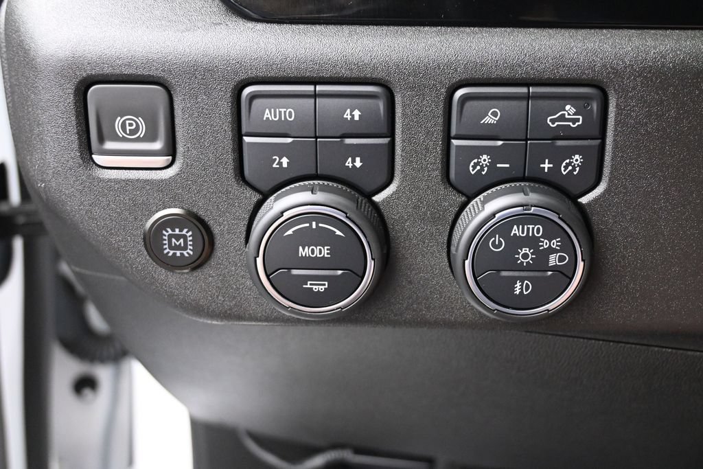 Used 2022 Chevrolet Silverado 1500 RST AWD/4WD image 39