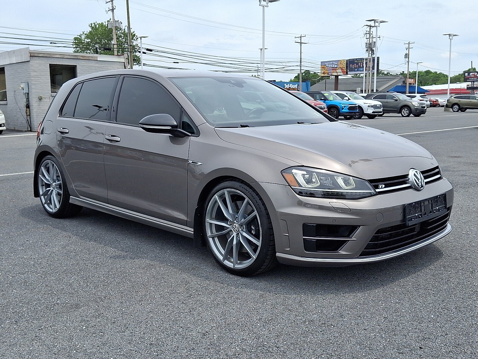 Used 2017 Volkswagen Golf R 4-Door AWD/4WD image 3