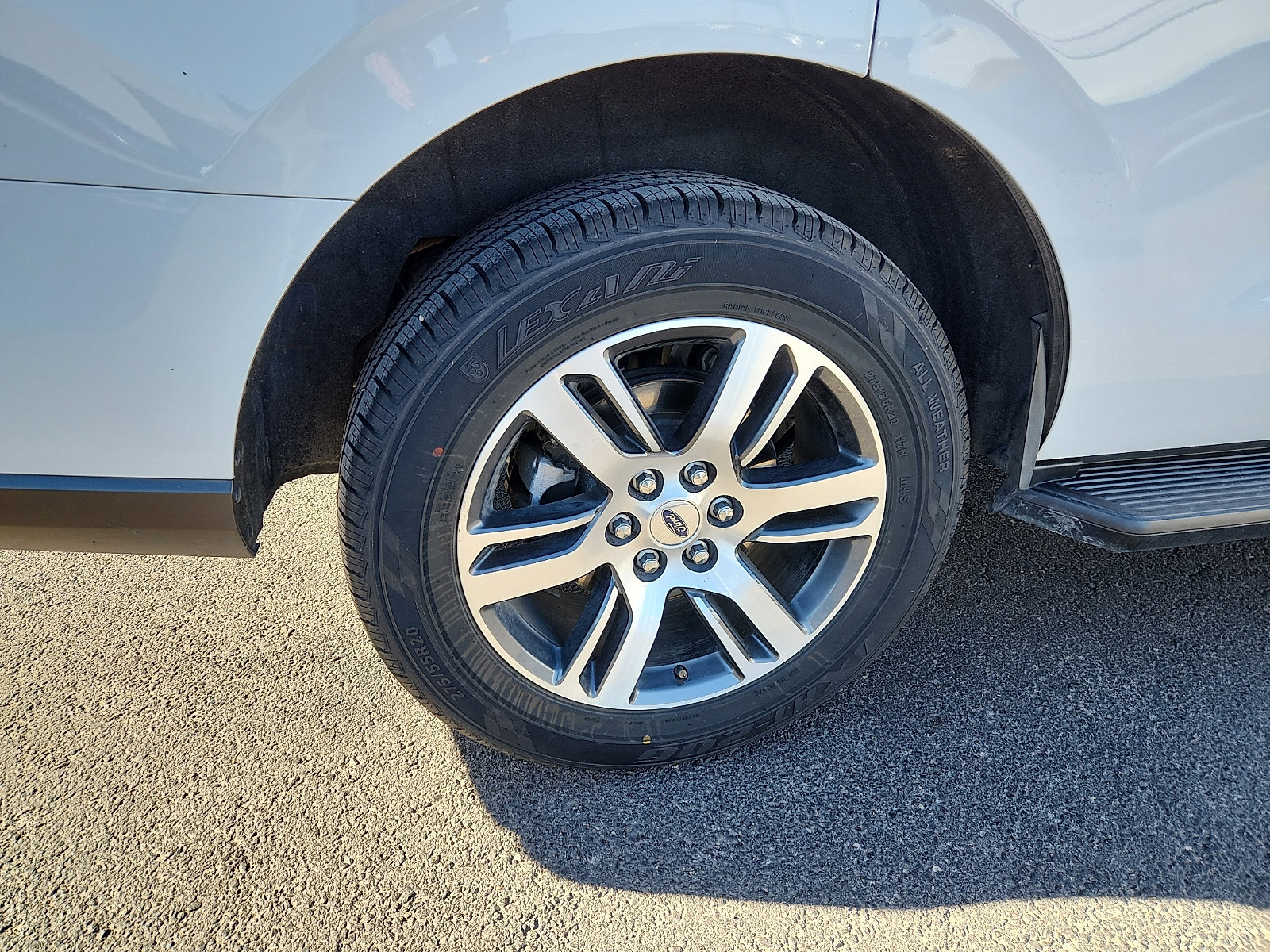 Used 2024 Ford Expedition Limited image 9