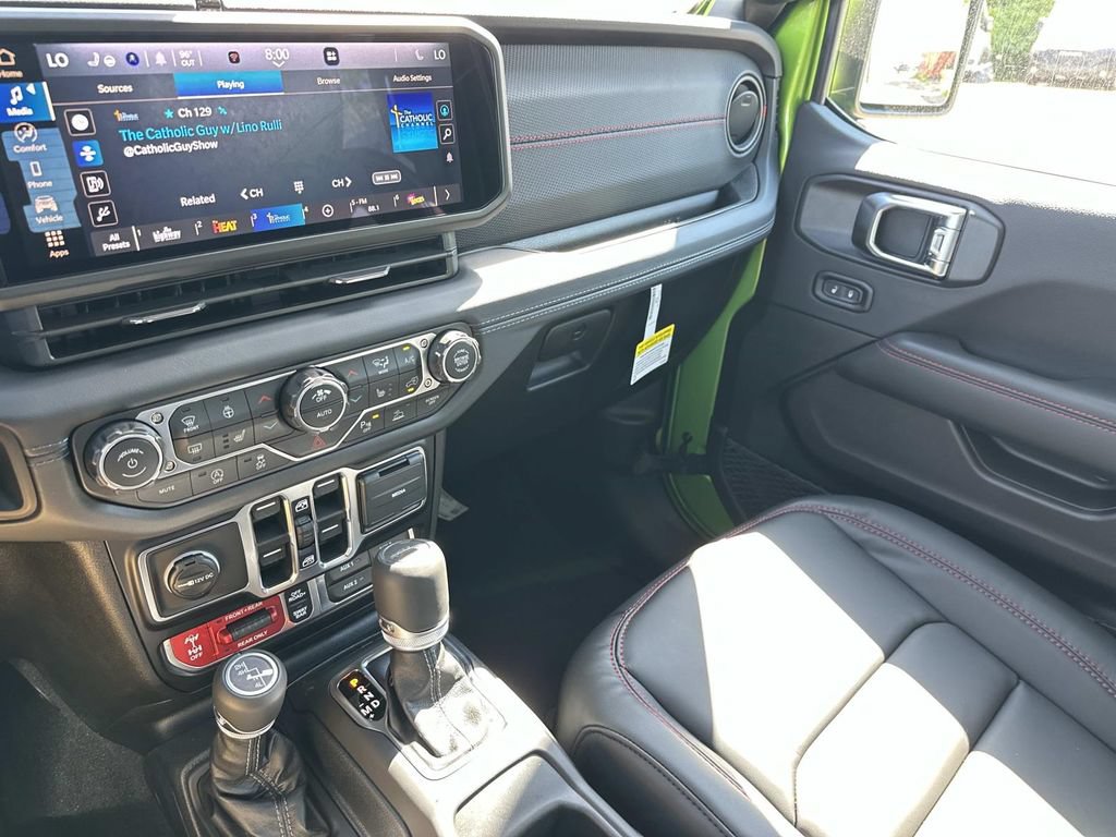 New 2026 Jeep Gladiator Rubicon w/ Safety Group AWD/4WD image 16