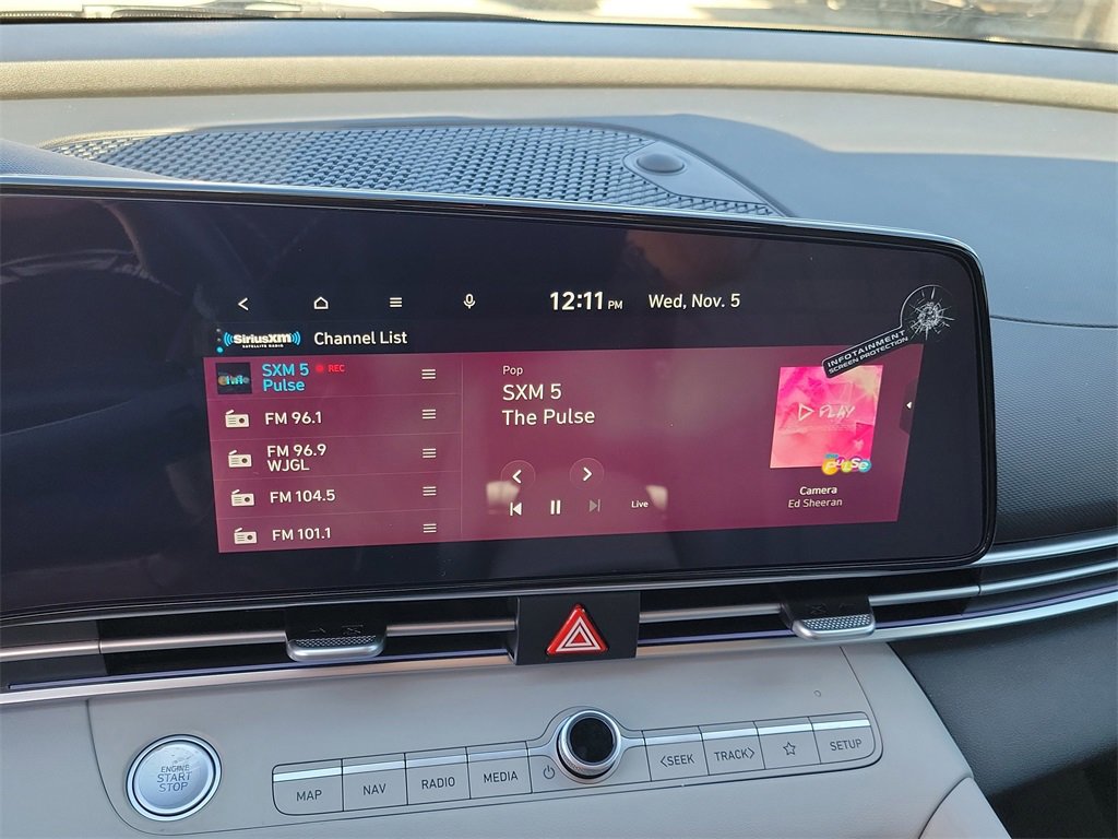 Used 2025 Hyundai Elantra Limited image 23