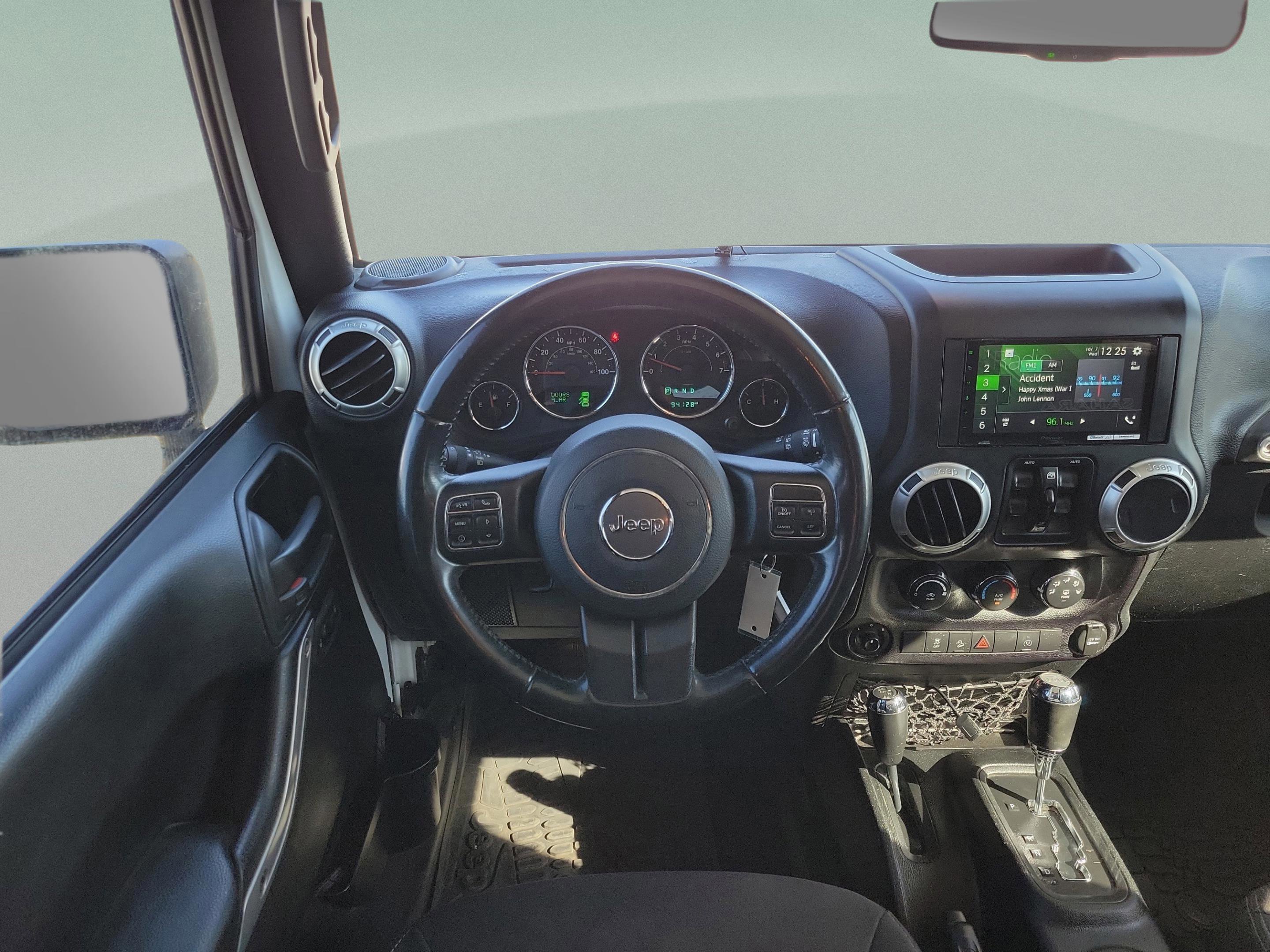 Used 2017 Jeep Wrangler Unlimited Sahara w/ Max Tow Package image 6