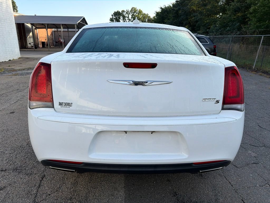 Used 2019 Chrysler 300 S RWD image 3