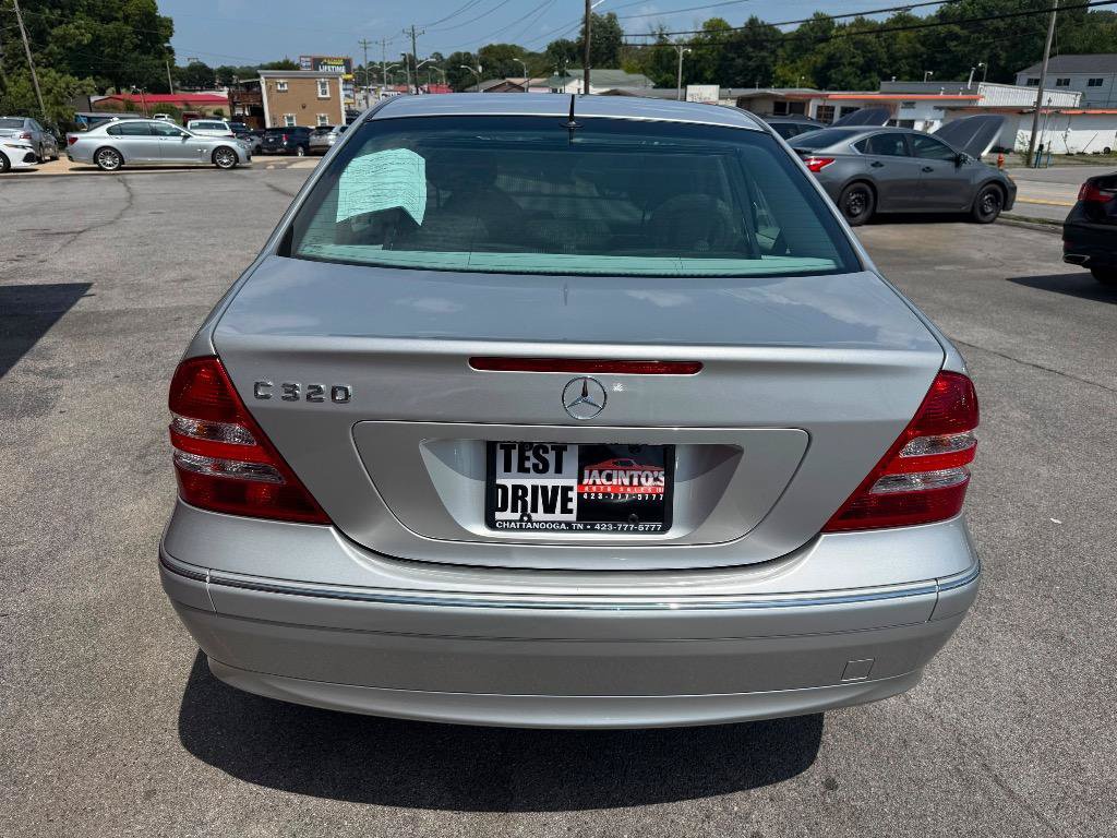 Used 2005 Mercedes-Benz C 320 Sedan image 4