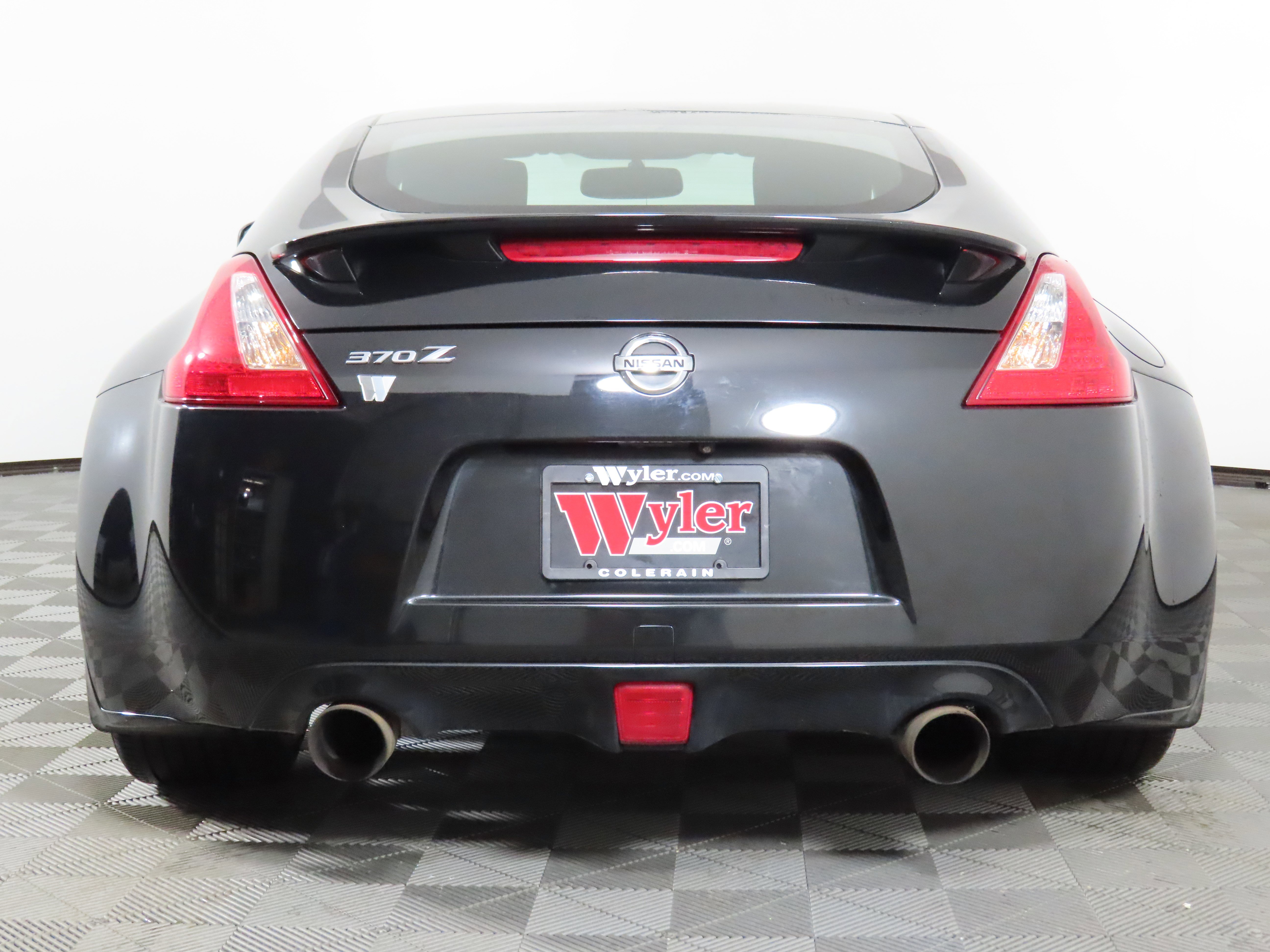 Used 2017 Nissan 370Z w/ Sport Package image 34