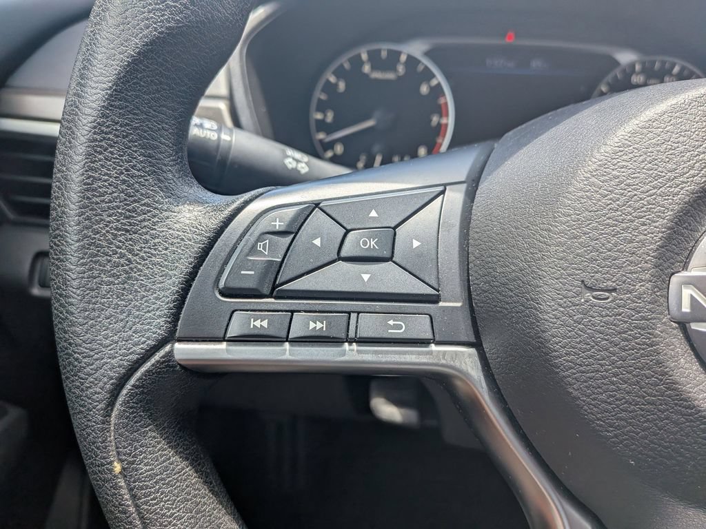 Used 2024 Nissan Altima 2.5 SV FWD image 19