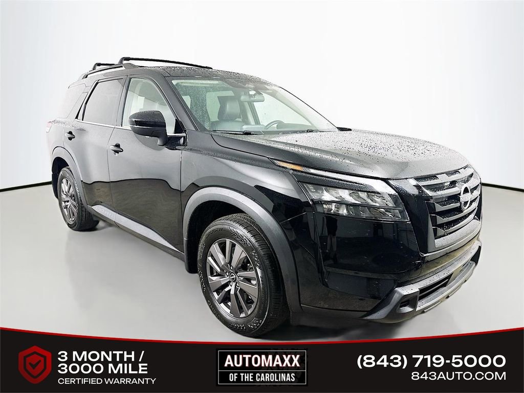 Used 2023 Nissan Pathfinder SV w/ Black Appearance Package AWD/4WD video 1
