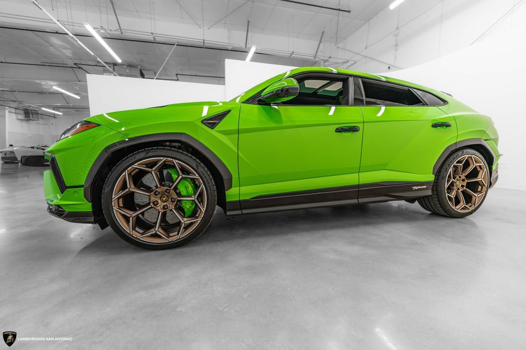 Used 2024 Lamborghini Urus Performante AWD/4WD image 10
