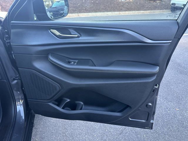 New 2025 Jeep Grand Cherokee L Altitude image 14