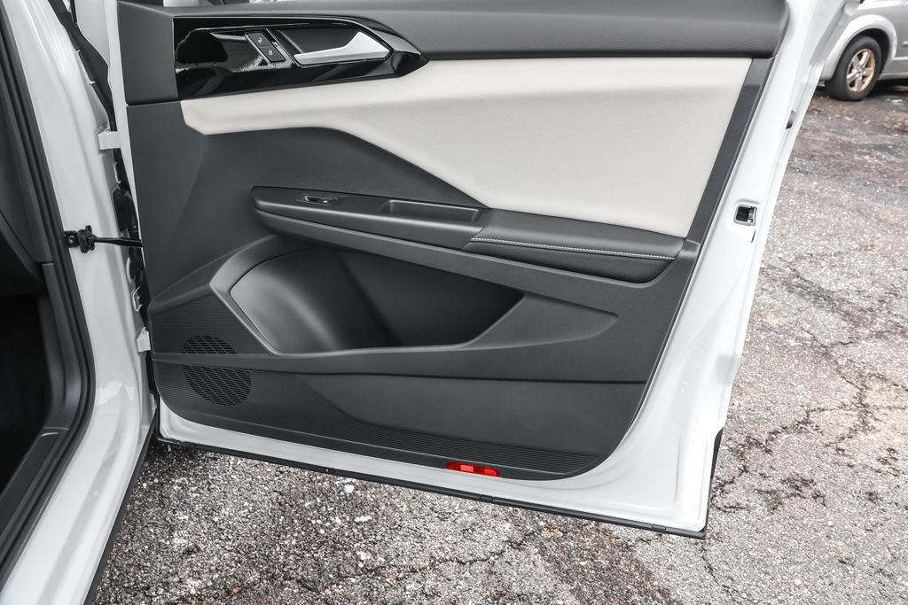 New 2026 Volkswagen Taos S image 43