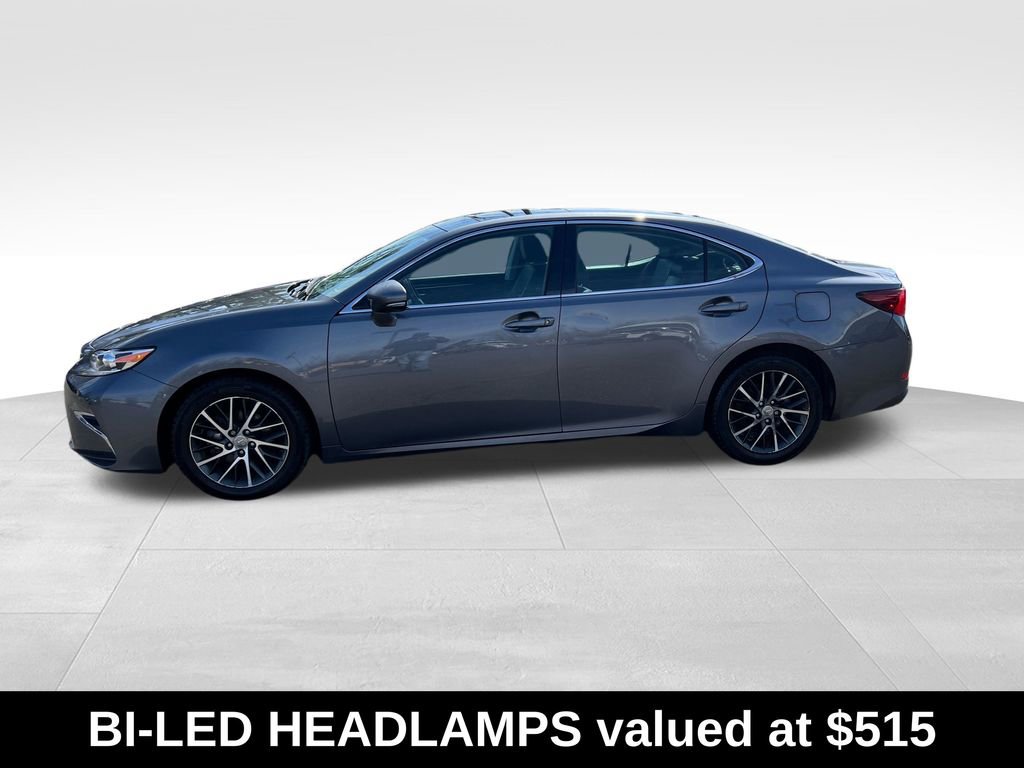 Used 2017 Lexus ES 350 w/ Luxury Package FWD image 5