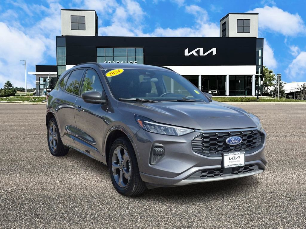 Used 2024 Ford Escape ST-Line image 2