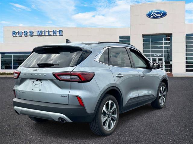 Used 2024 Ford Escape Platinum AWD/4WD image 4