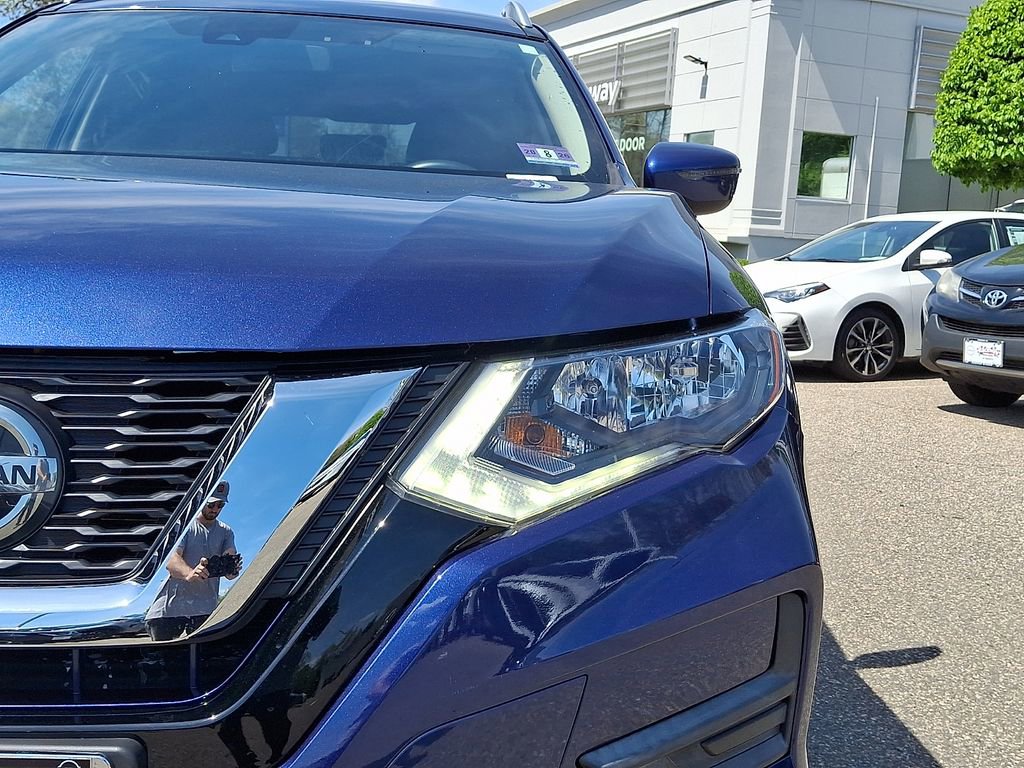 Used 2019 Nissan Rogue SV AWD/4WD image 11