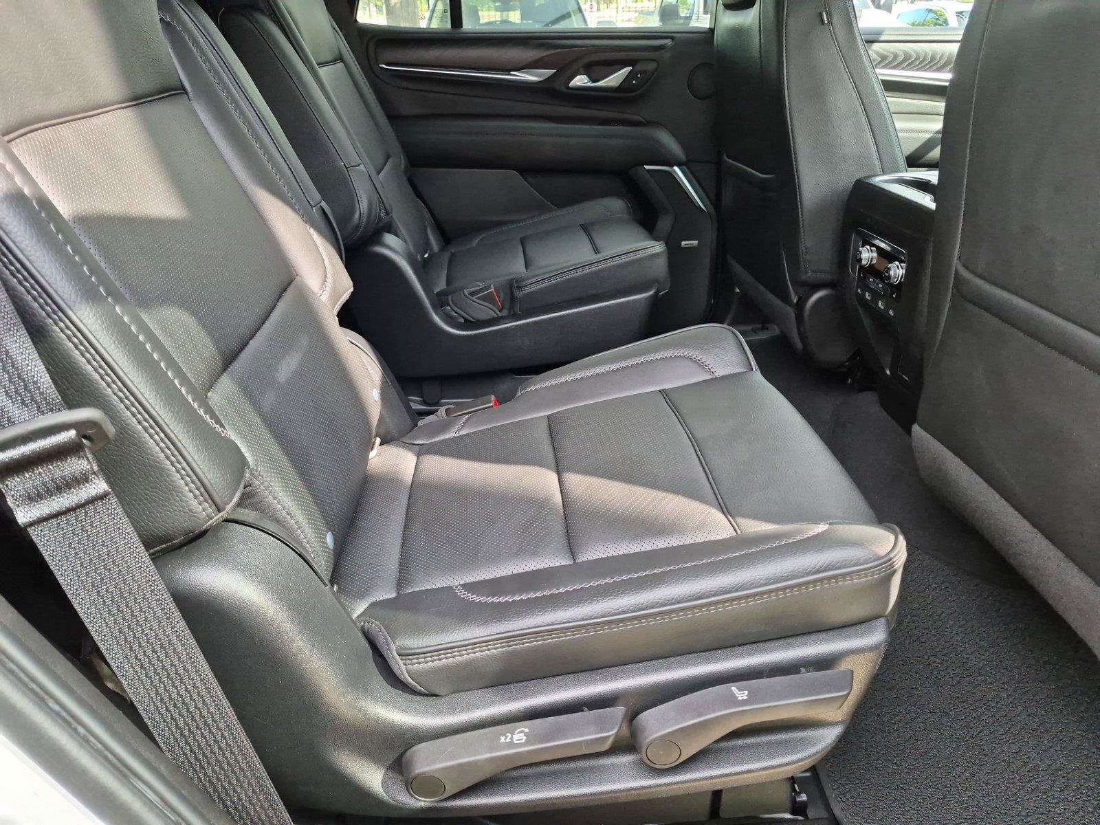 Used 2022 GMC Yukon Denali w/ Denali Ultimate Package AWD/4WD image 30