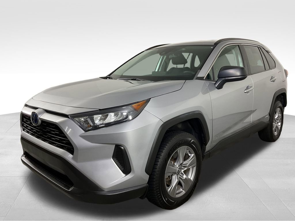 Used 2022 Toyota RAV4 LE AWD/4WD image 4