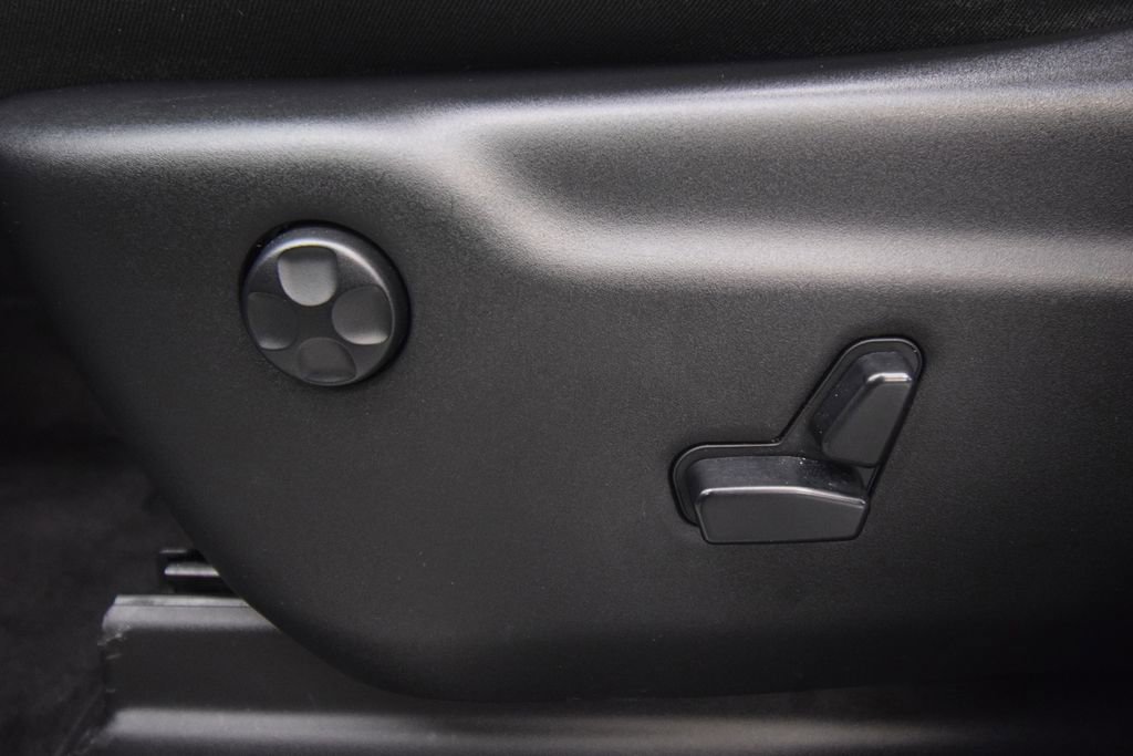 Used 2018 Dodge Durango R/T w/ Blacktop Package image 29