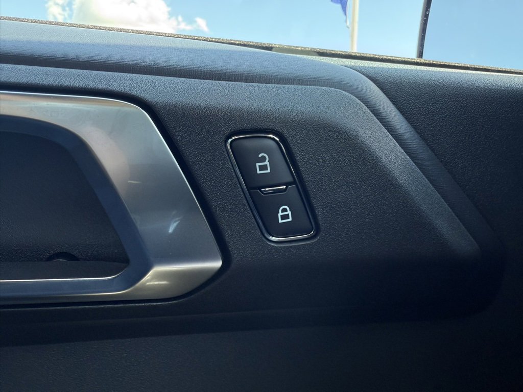 New 2025 Ford Bronco Badlands image 24