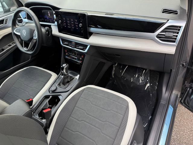 New 2025 Volkswagen Taos SE image 17