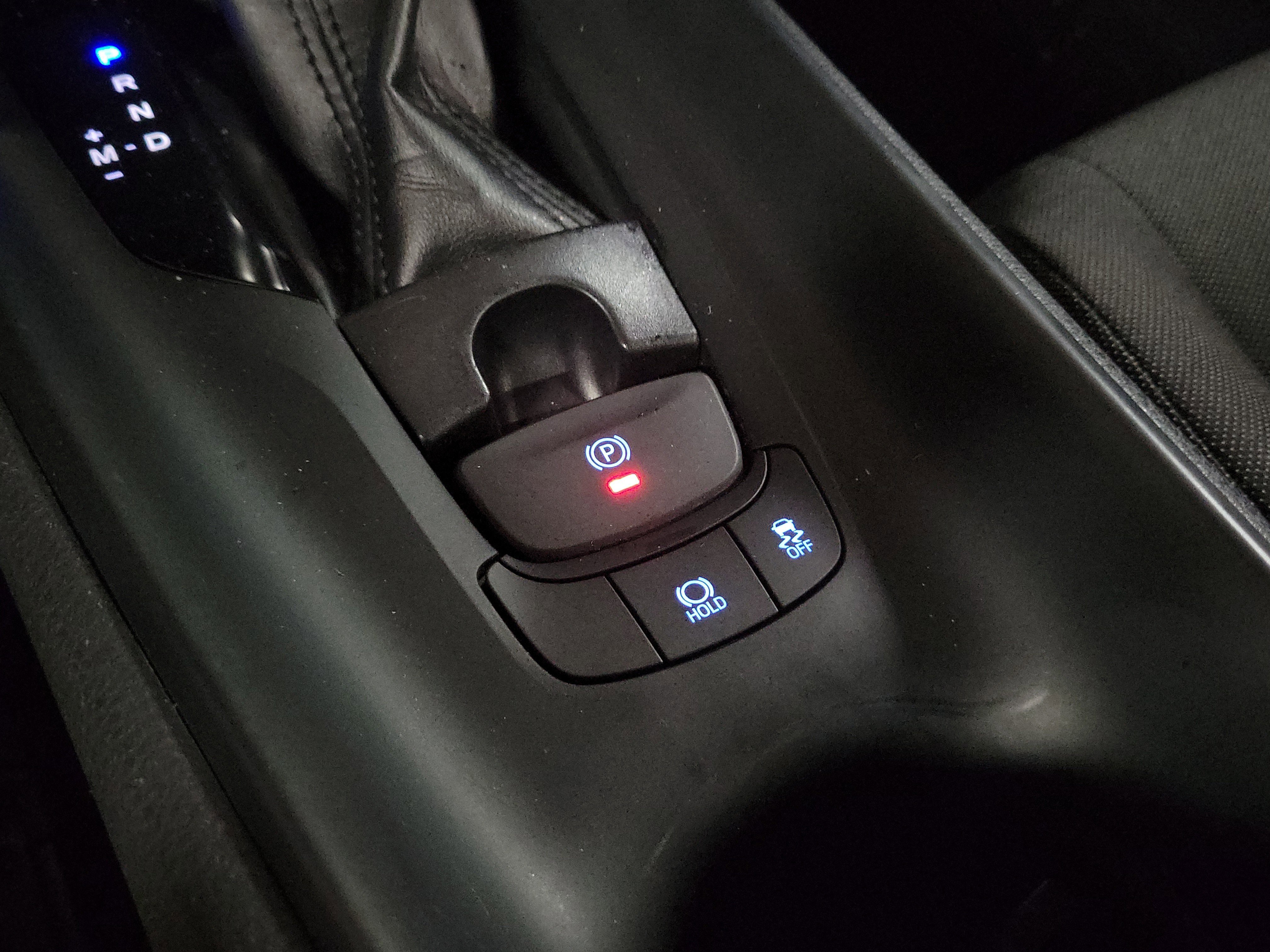 Used 2020 Toyota C-HR LE FWD image 32