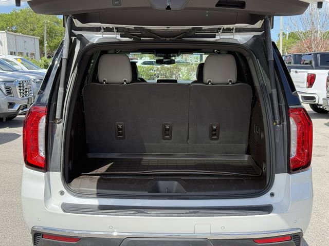 Used 2022 GMC Yukon SLT w/ SLT Premium Package image 13