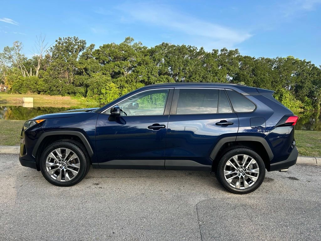 Used 2021 Toyota RAV4 XLE Premium FWD image 3
