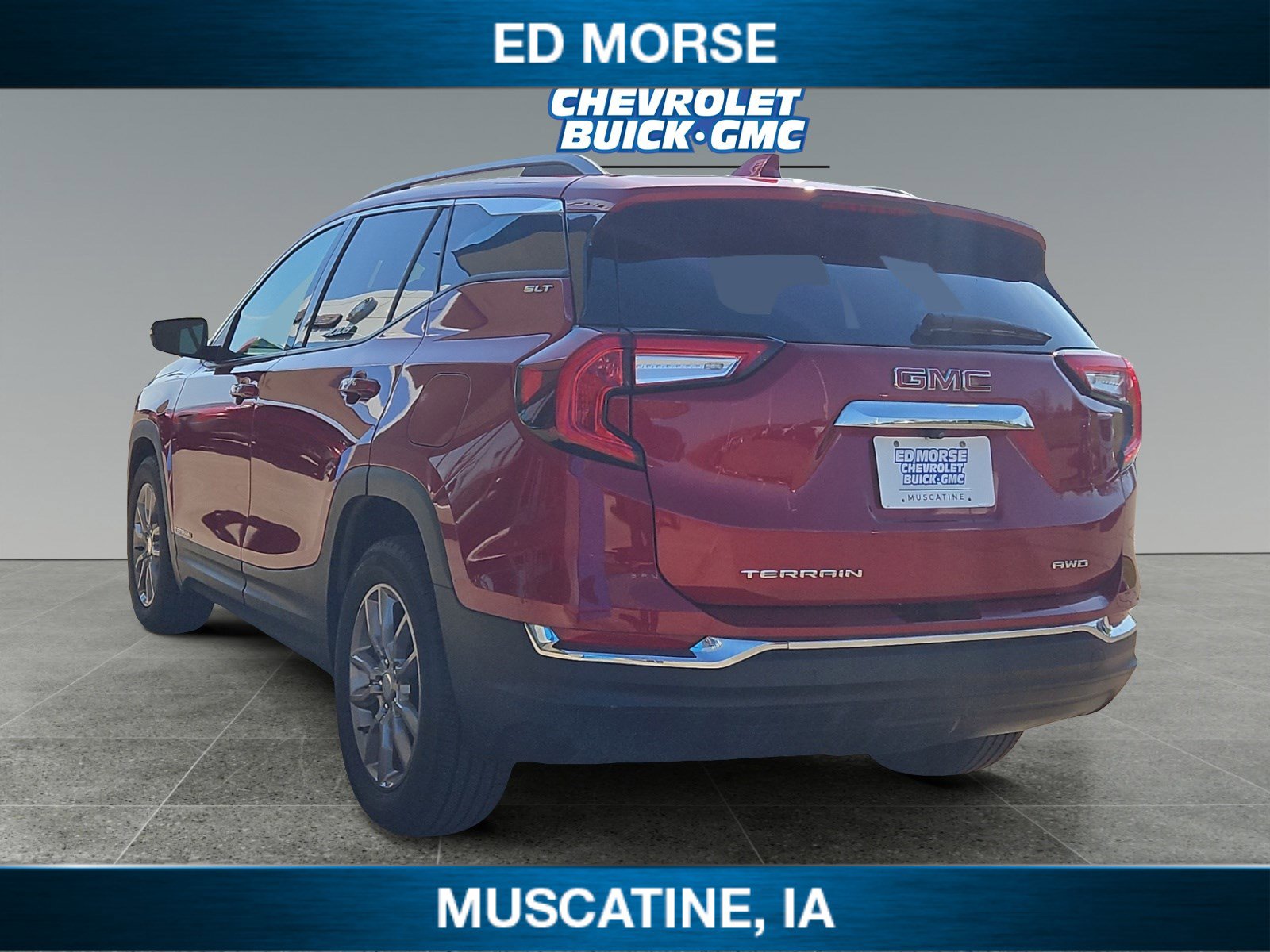 Certified 2024 GMC Terrain SLT w/ Infotainment Package II image 3