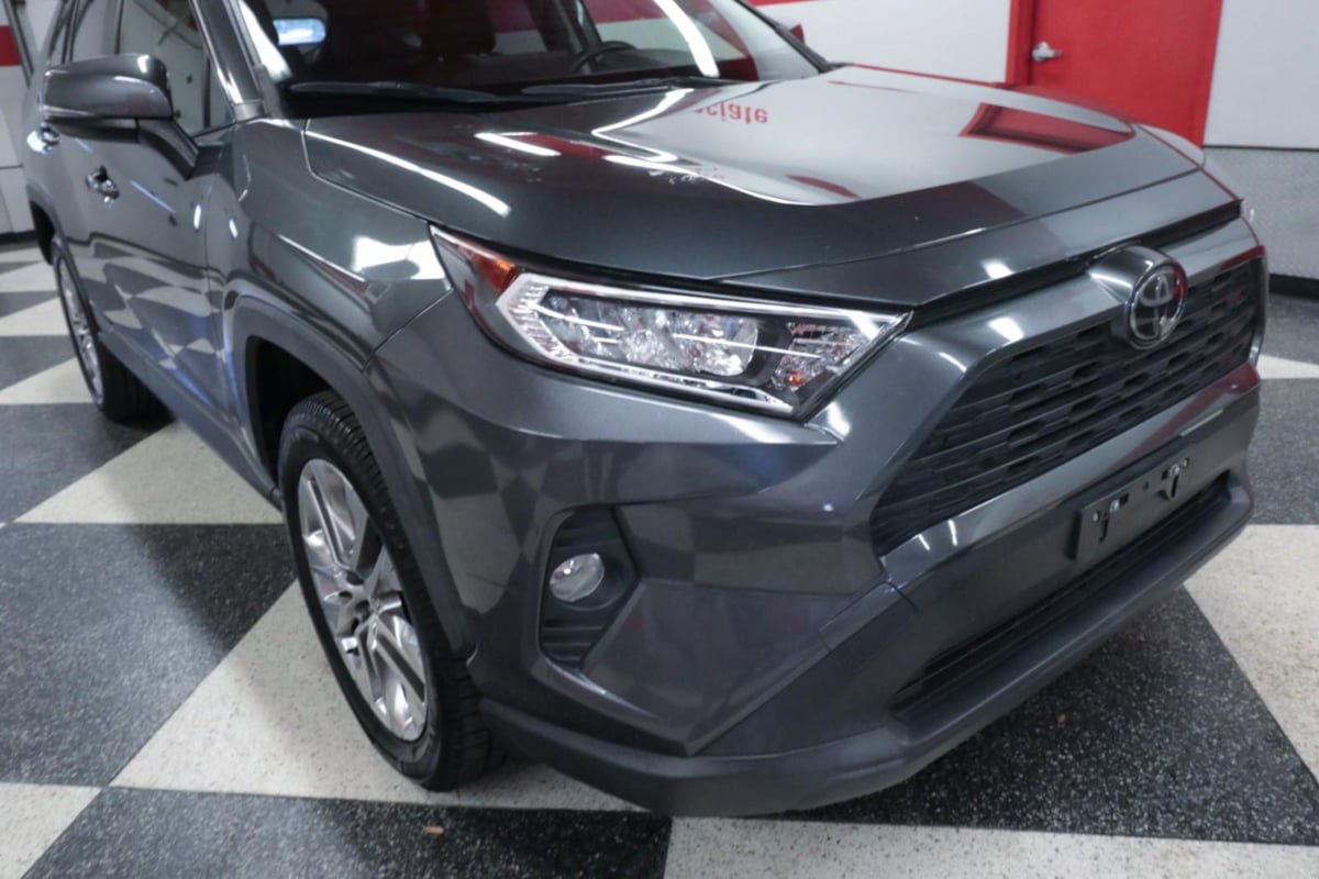 Used 2020 Toyota RAV4 XLE Premium FWD image 34