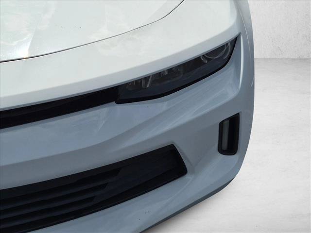 Used 2018 Chevrolet Camaro LT RWD image 6