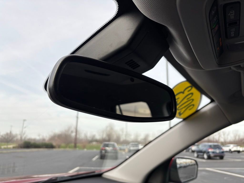 Used 2023 GMC Terrain SLT image 37