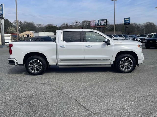 Used 2025 Chevrolet Silverado 1500 High Country w/ Technology Package AWD/4WD image 2