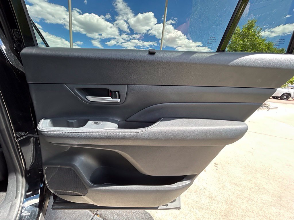 Used 2025 Toyota Grand Highlander AWD image 29