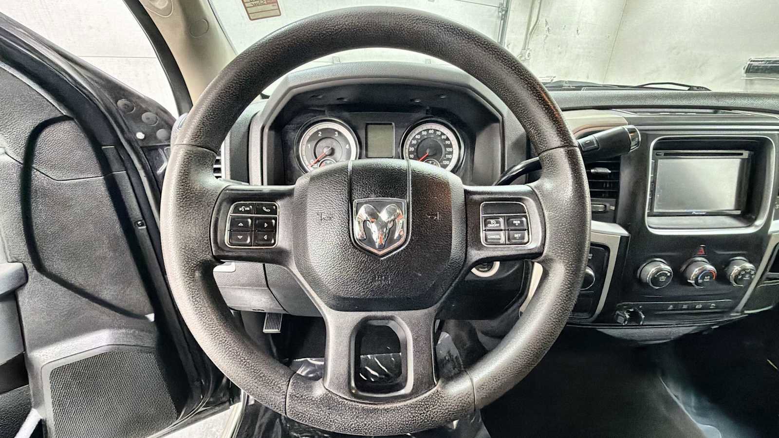 Used 2015 RAM 2500 SLT w/ Protection Group AWD/4WD image 16