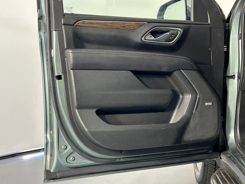 Used 2023 Chevrolet Suburban Premier AWD/4WD image 30