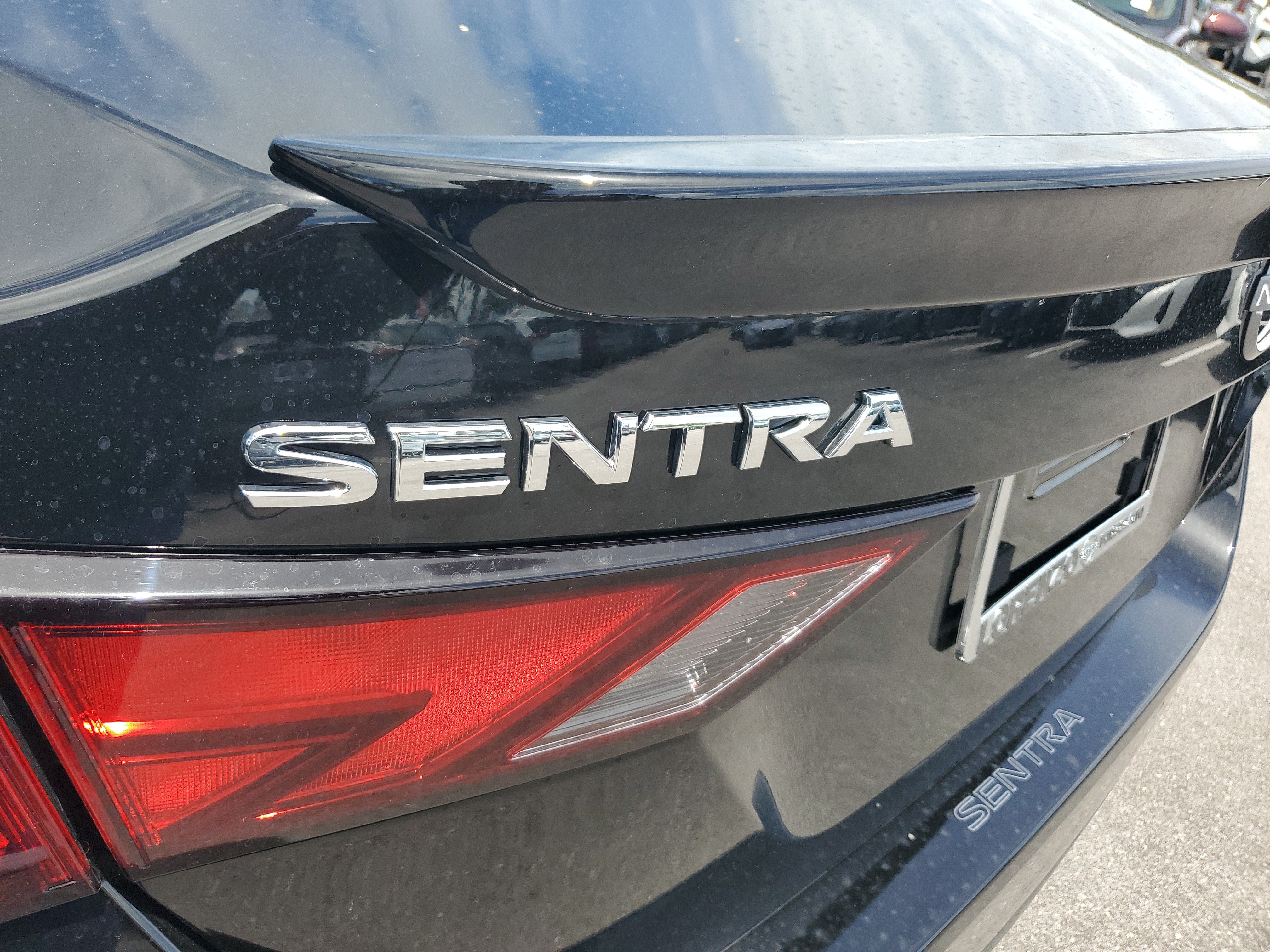 Used 2025 Nissan Sentra SR w/ SR Premium Package FWD image 25