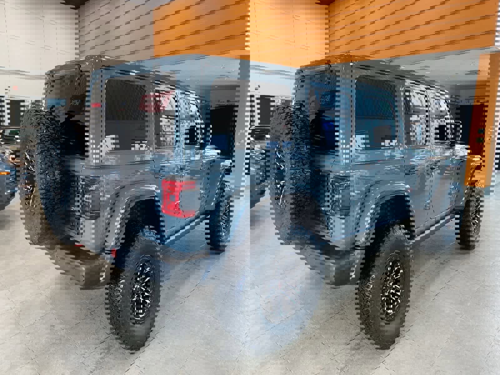 Used 2024 Jeep Wrangler Unlimited Rubicon image 5