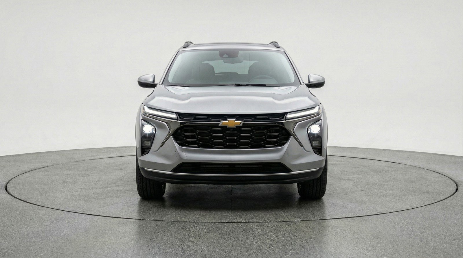 Used 2025 Chevrolet Trax LT image 2
