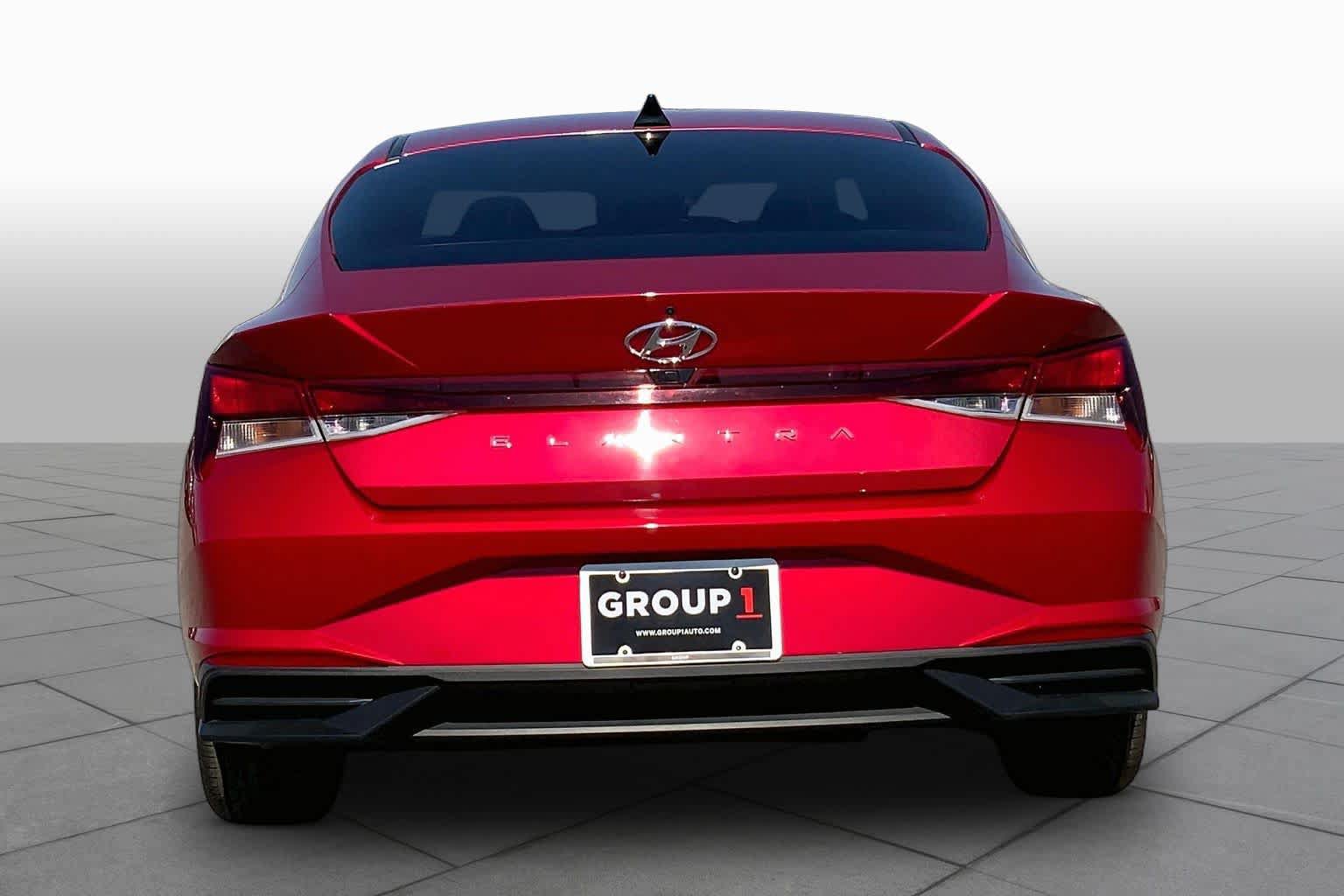 Used 2023 Hyundai Elantra SEL w/ Convenience Package FWD image 5