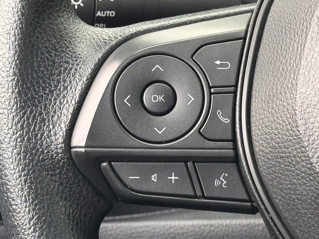 Used 2025 Toyota Corolla LE image 16