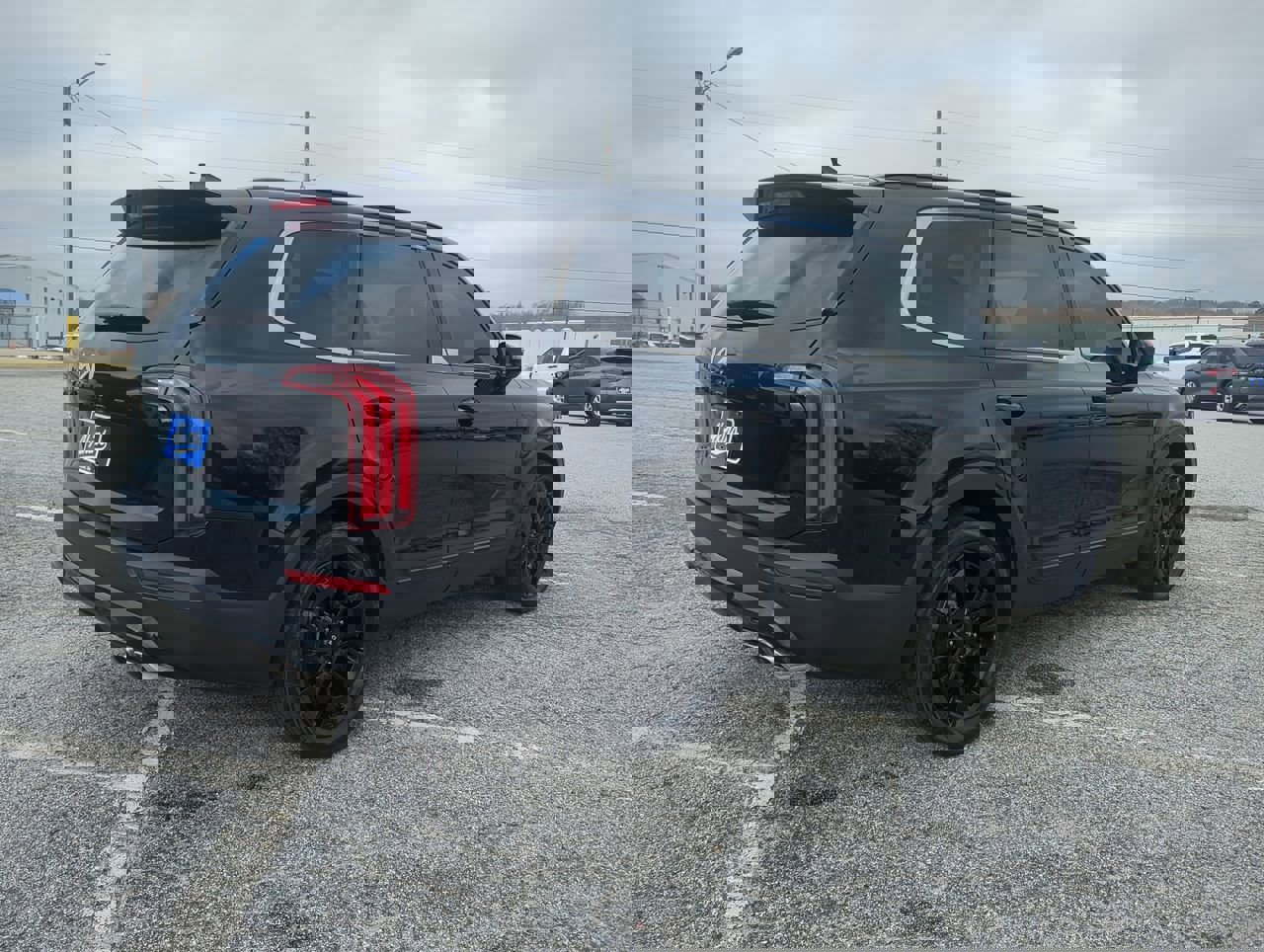 Used 2022 Kia Telluride SX w/ SX Prestige Package image 3