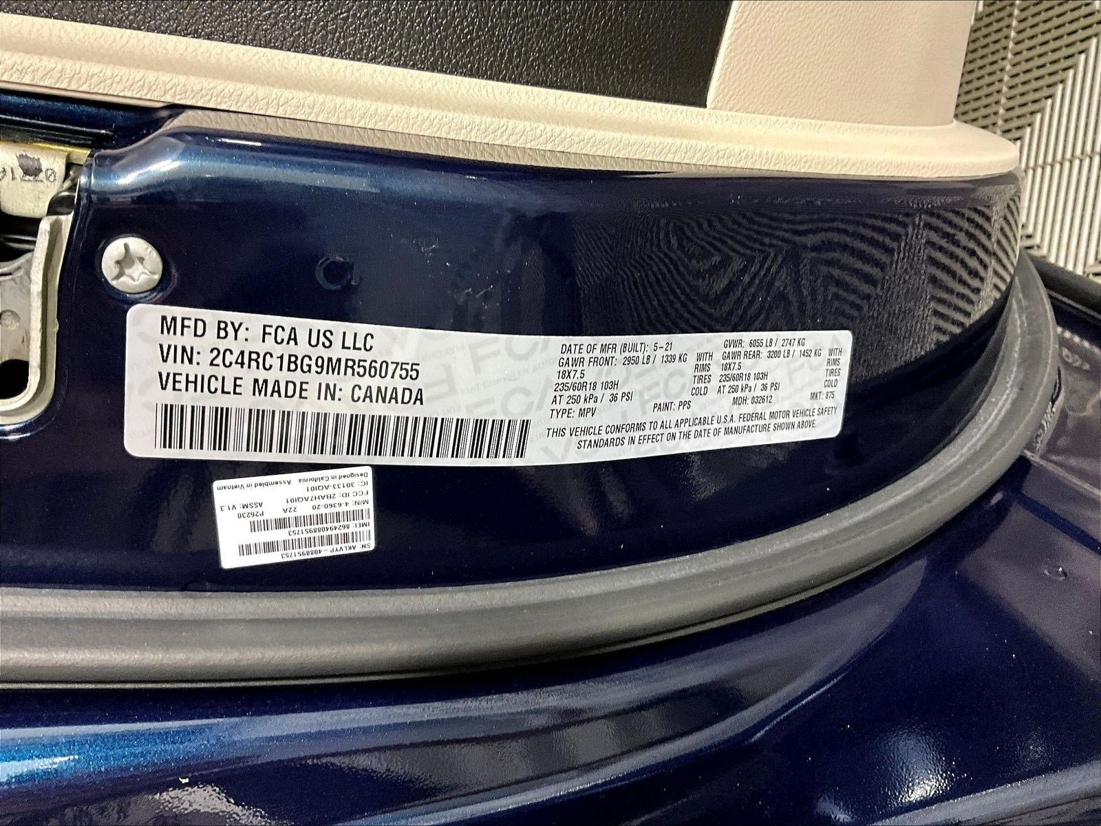 Used 2021 Chrysler Pacifica Touring-L FWD image 19