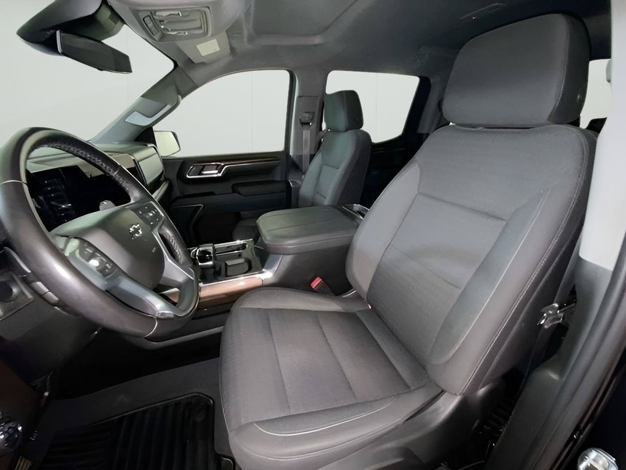 Certified 2023 Chevrolet Silverado 1500 RST w/ Z71 Off-Road Package AWD/4WD image 17