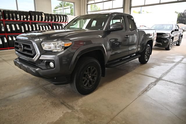 Used 2022 Toyota Tacoma SR5 AWD/4WD image 9