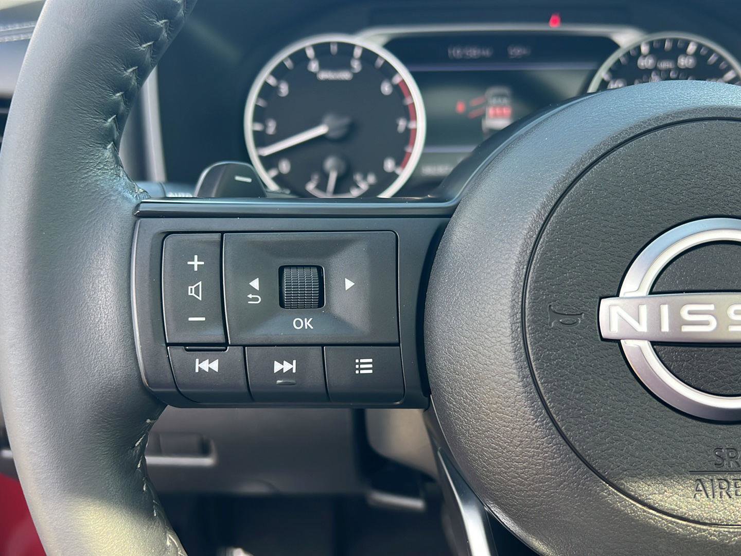 Used 2024 Nissan Rogue SV w/ SV Premium Package image 21