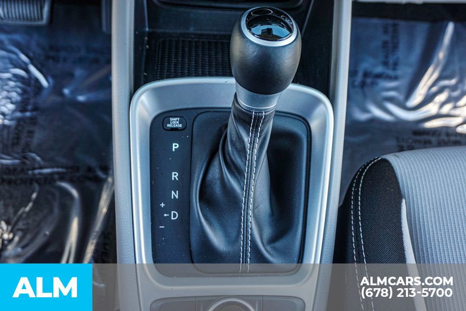 Used 2025 Hyundai Venue SEL image 44