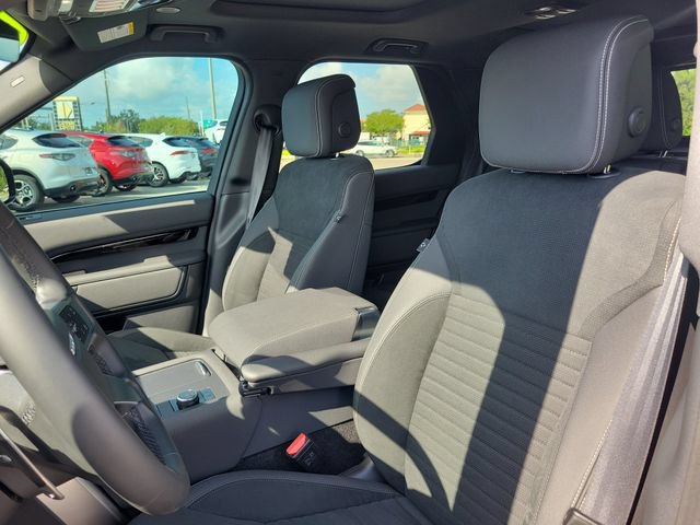 Used 2025 Land Rover Discovery S AWD/4WD image 22