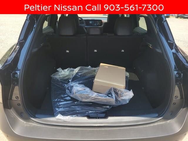 New 2025 Nissan Kicks SR w/ Illumination Package FWD image 7