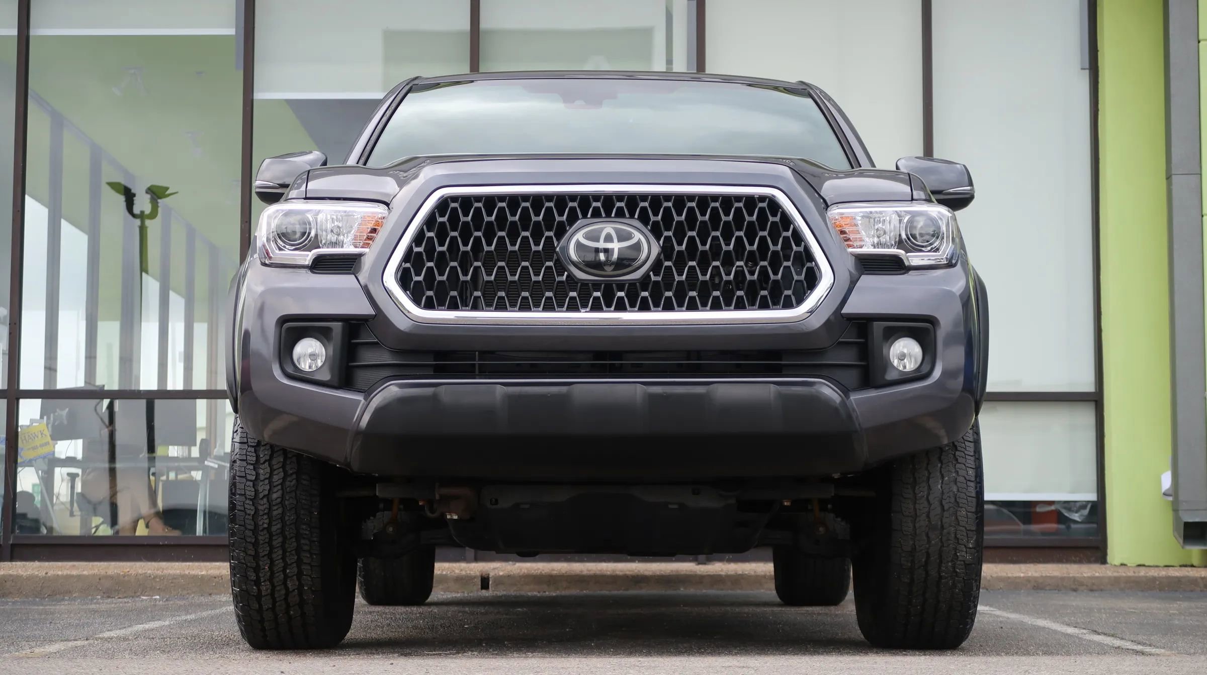 Used 2018 Toyota Tacoma TRD Off-Road AWD/4WD image 3
