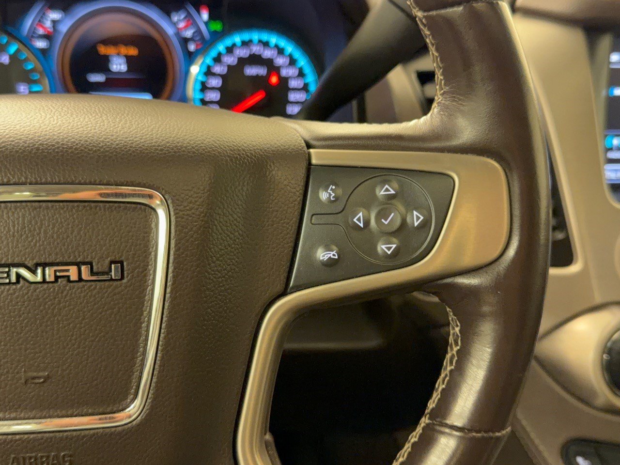 Used 2019 GMC Yukon Denali w/ Denali Ultimate Package RWD image 19