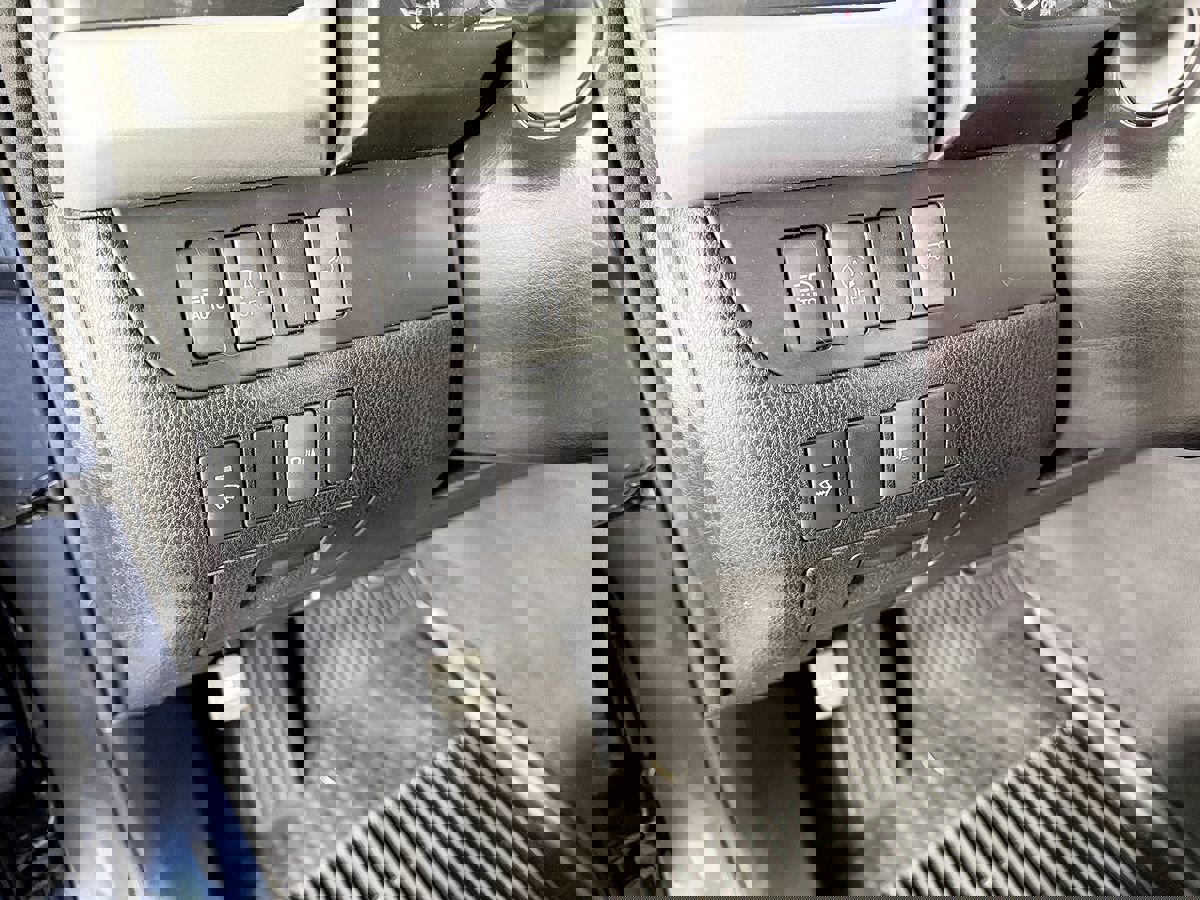 Used 2018 Toyota Highlander Limited image 28